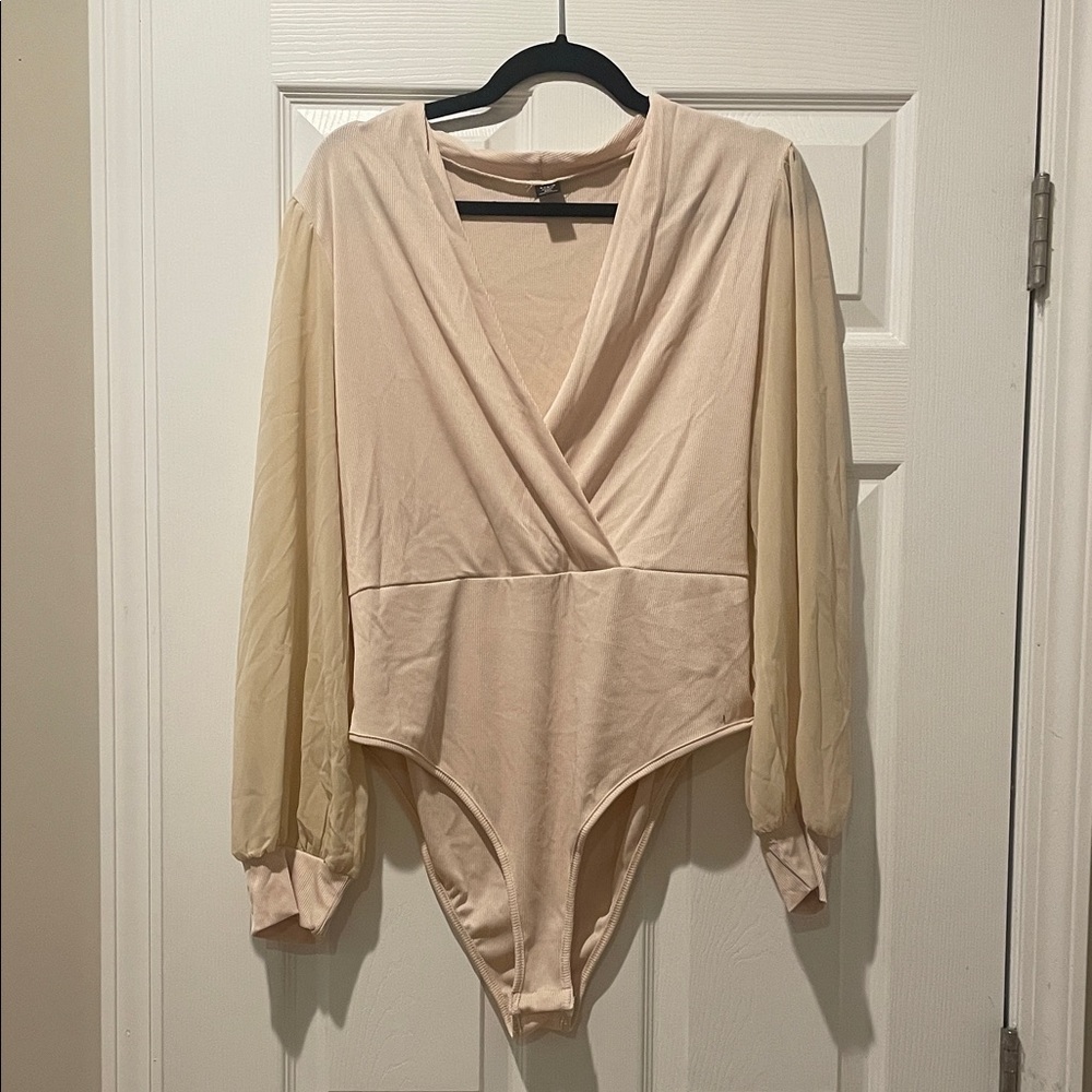 SHEIN Curve Cream Wrap Bodysuit** Bundle 5+ items and name your offer!!! 💖💞